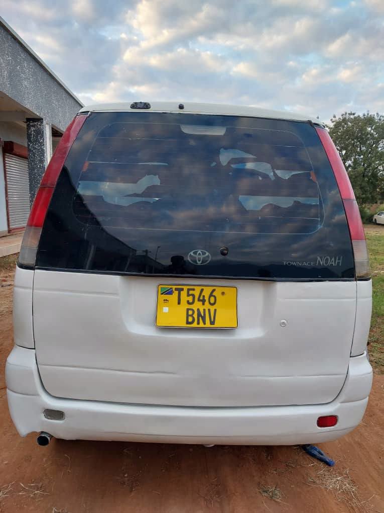 Price Toyota Noah 1998 for Sale in Dar es Salaam