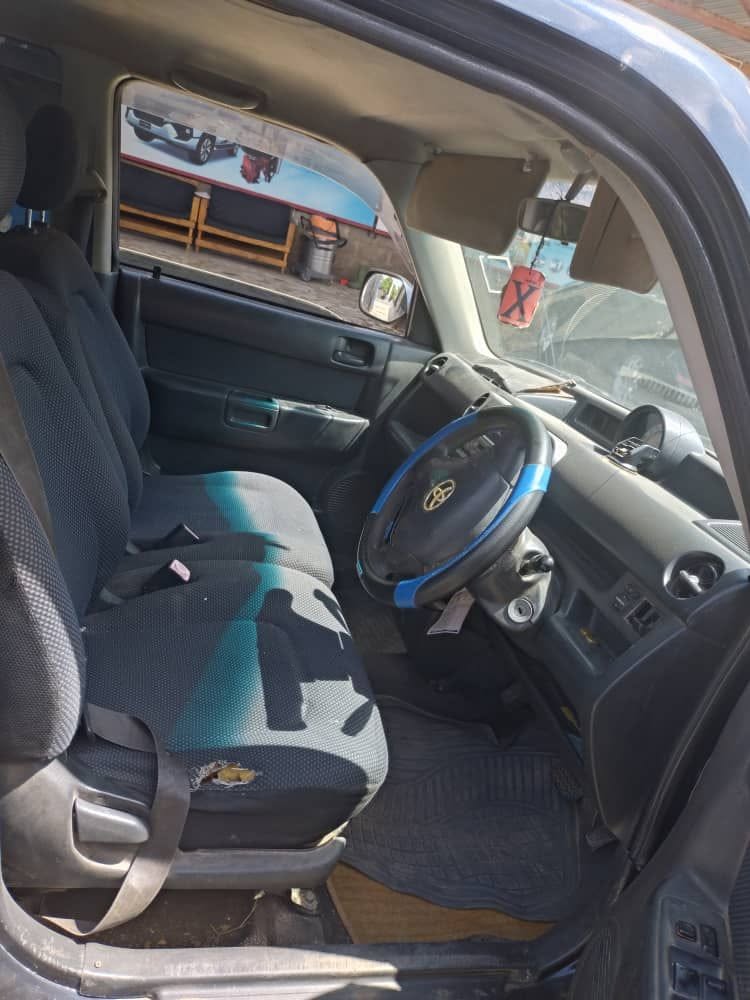 Magari Sokoni Toyota BB ya Bei Poa 2003