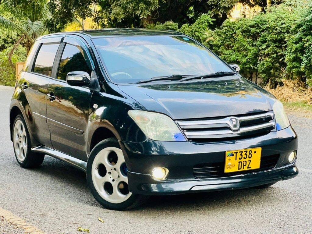 Price Toyota IST 2005 for Sale in Dar es Salaam