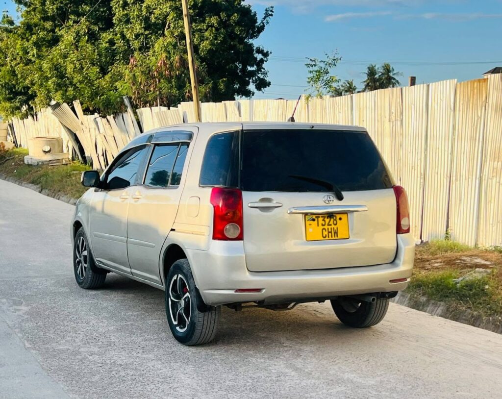 Magari Used Toyota Raum 2005 Dar es Salaam Tanzania