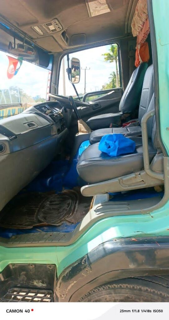 Magari Used Mitsubishi Fuso 2000 Dar es Salaam Tanzania