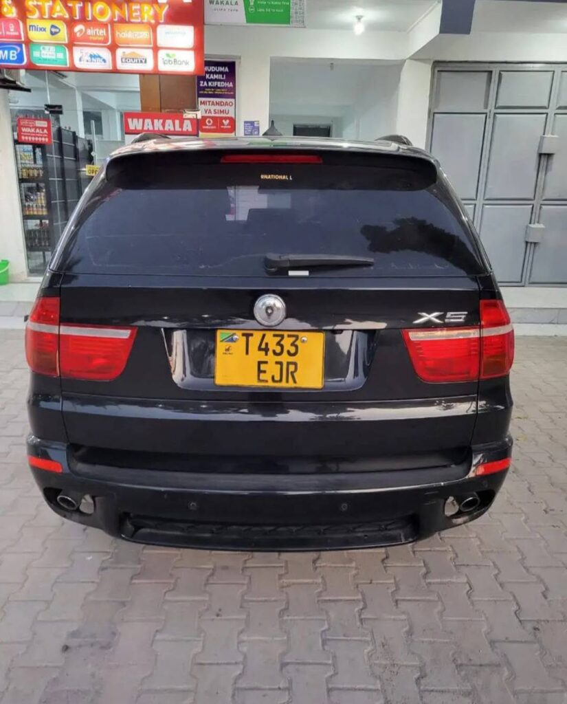 Magari X5 2009 lipo Dar es Salaam