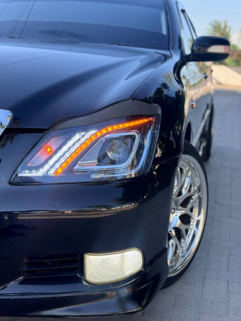Magari Sokoni Toyota Crown ya Bei Poa 2006