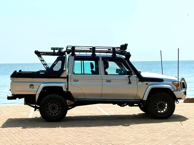 Magari Used Toyota Land Cruiser 70 Series 2019 Mwanza Tanzania