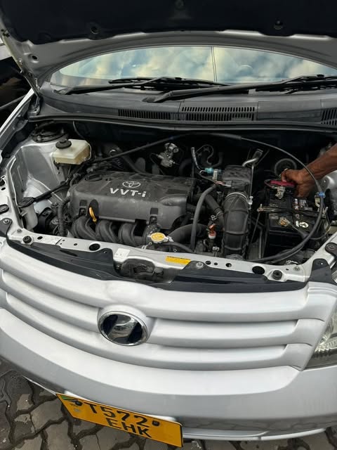 Toyota IST bei poa sokoni Dar es Salaam Tanzania