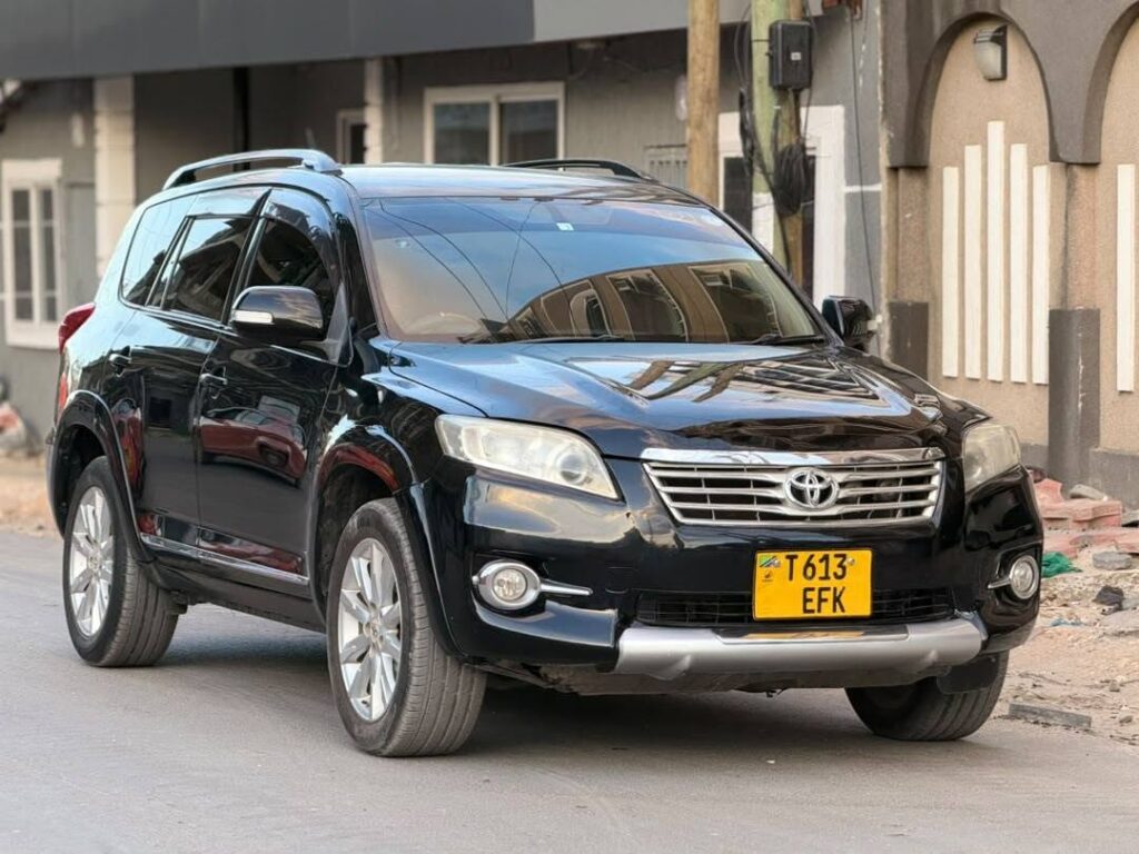 Toyota Vanguard bei poa sokoni Dar es Salaam Tanzania