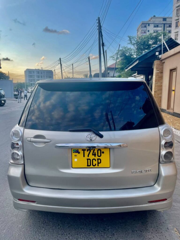 Magari Raum 2004 lipo Dar es Salaam