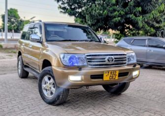 Bei Ya Toyota Land Cruiser V8 2005 Sokoni Dar es Salaam Tanzania