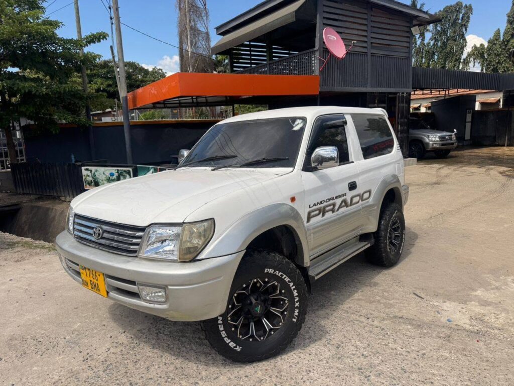 Magari Used Toyota Land Cruiser Prado 2002 Dar es Salaam Tanzania