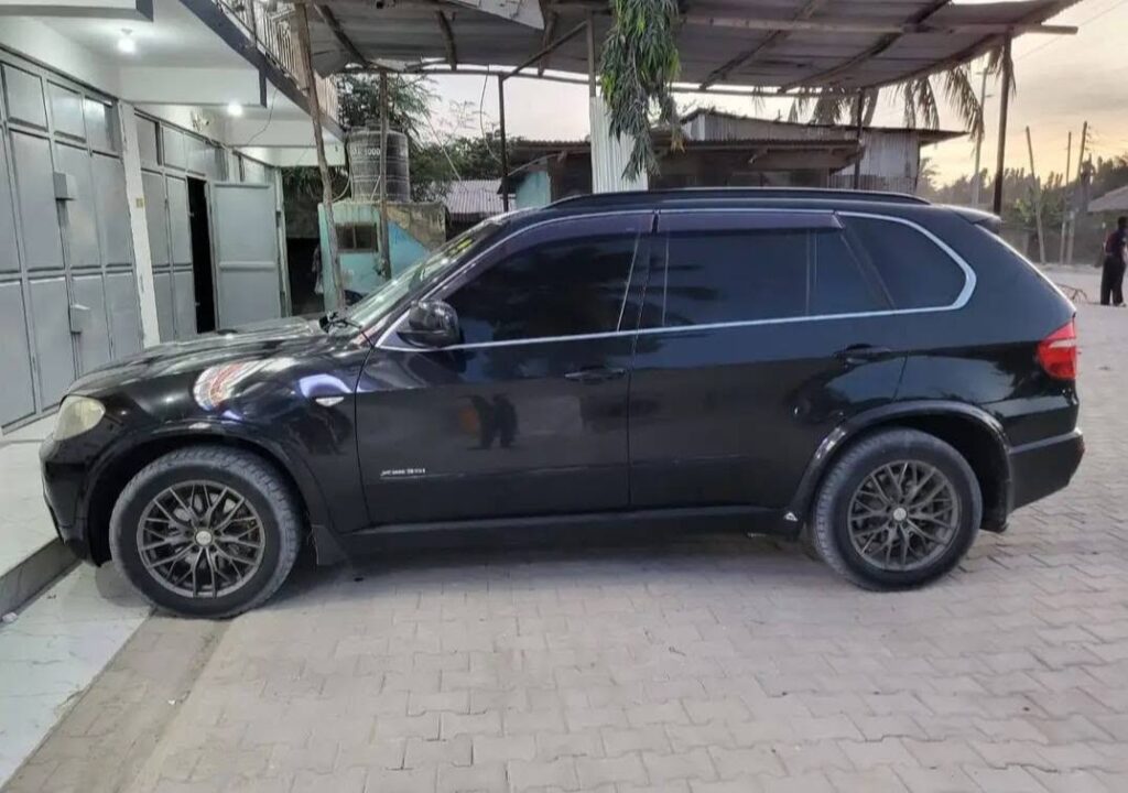 Magari Sokoni BMW X5 ya Bei Poa 2009