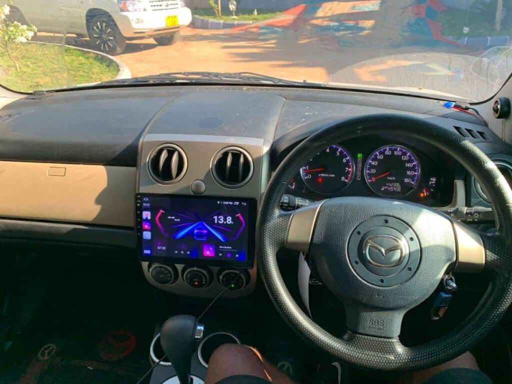 Magari Sokoni Mazda Premacy ya Bei Poa 2007