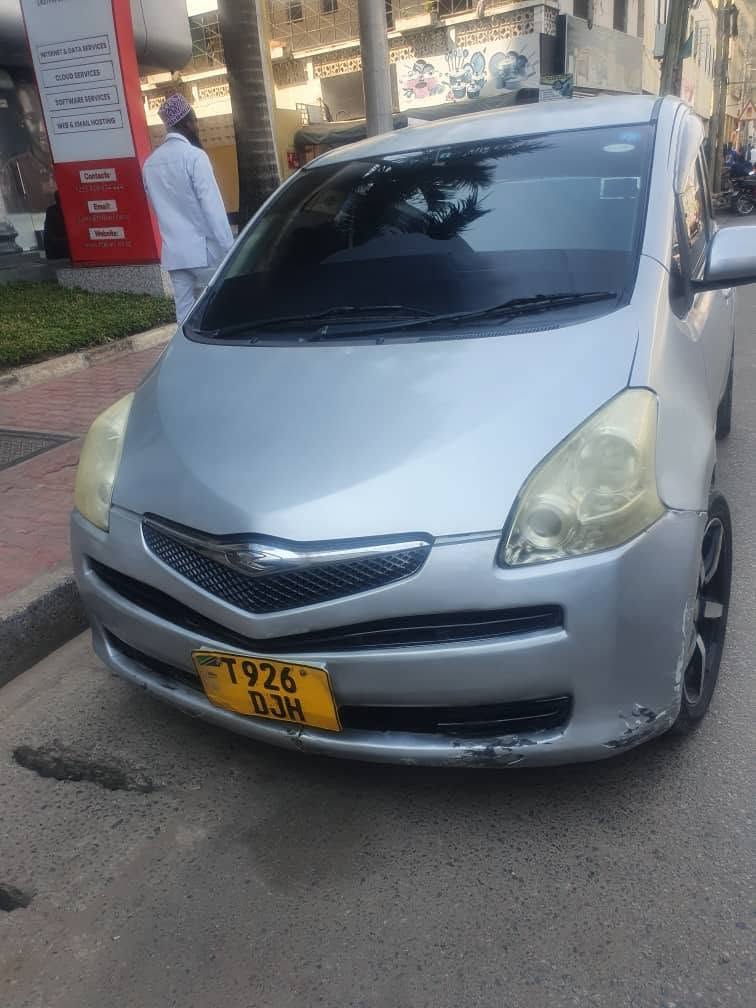 Toyota Ractis bei poa sokoni Mwanza Tanzania