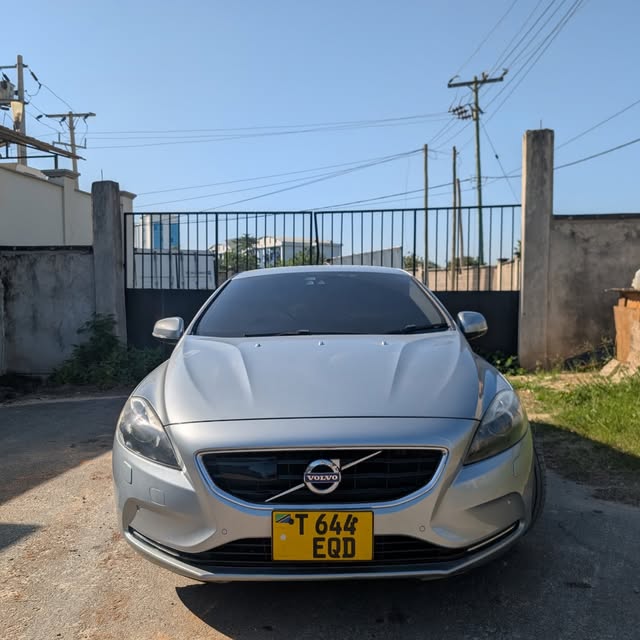 Buy Volvo V40 2015 for Sale in Arusha
