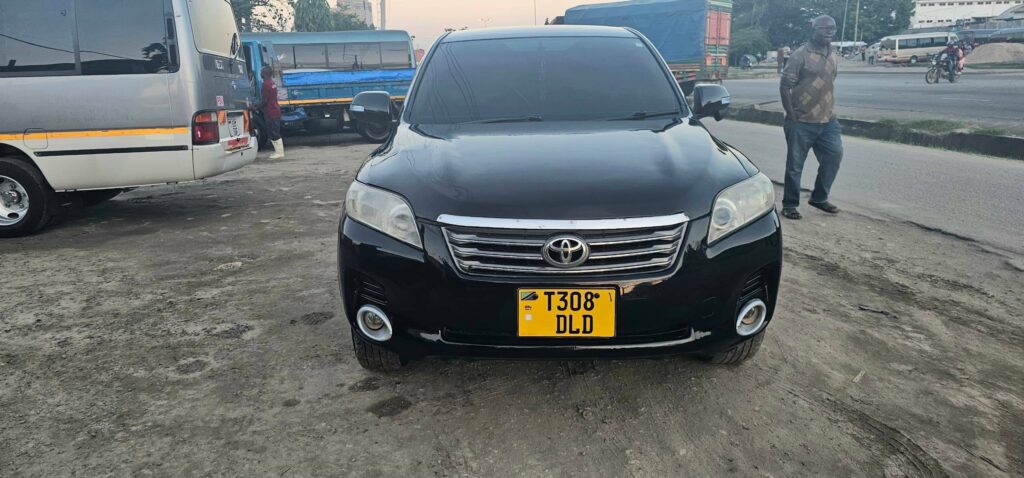 Magari Sokoni Toyota Vanguard ya Bei Poa 2010