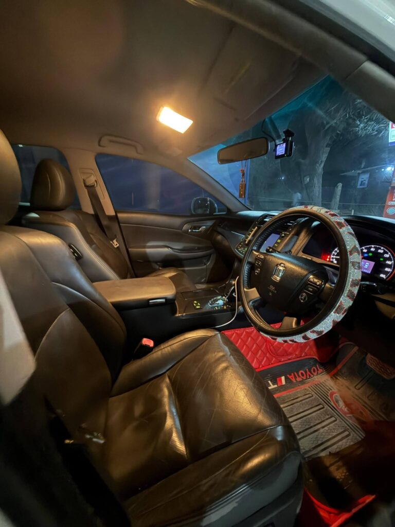 Price Toyota Crown 2009 for Sale in Dar es Salaam