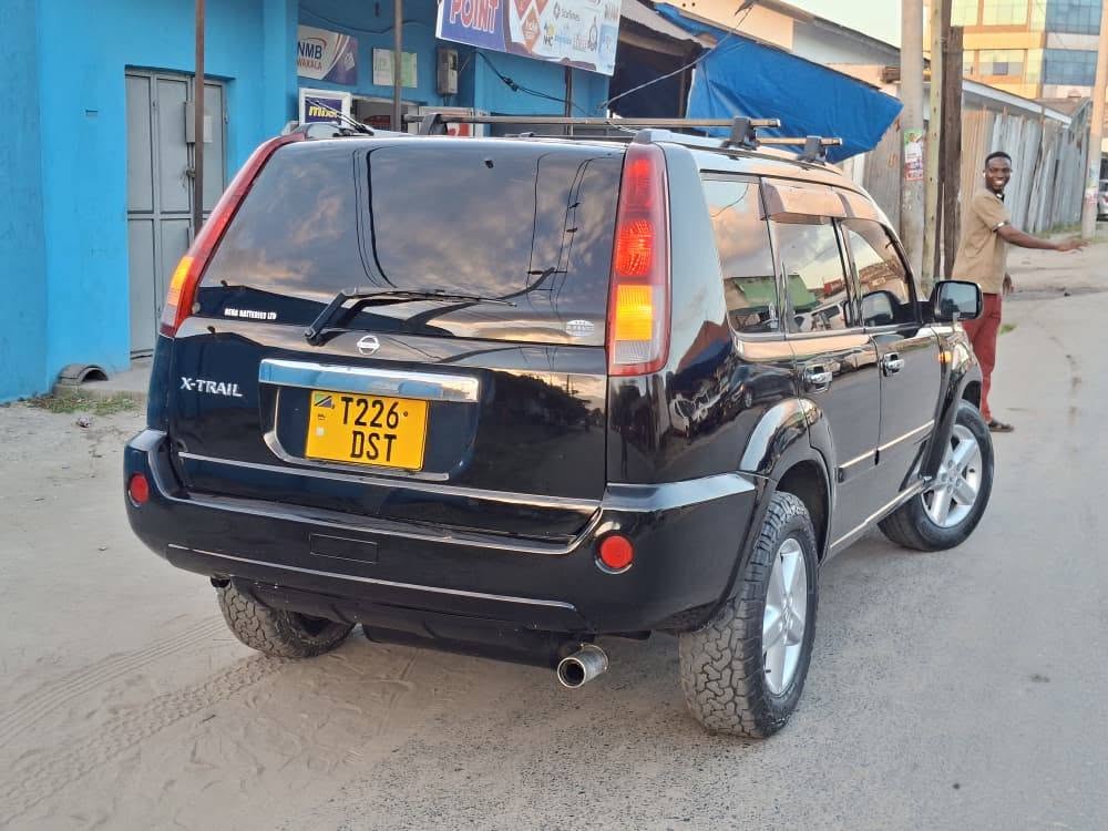 Magari X-Trail 2005 lipo Dar es Salaam