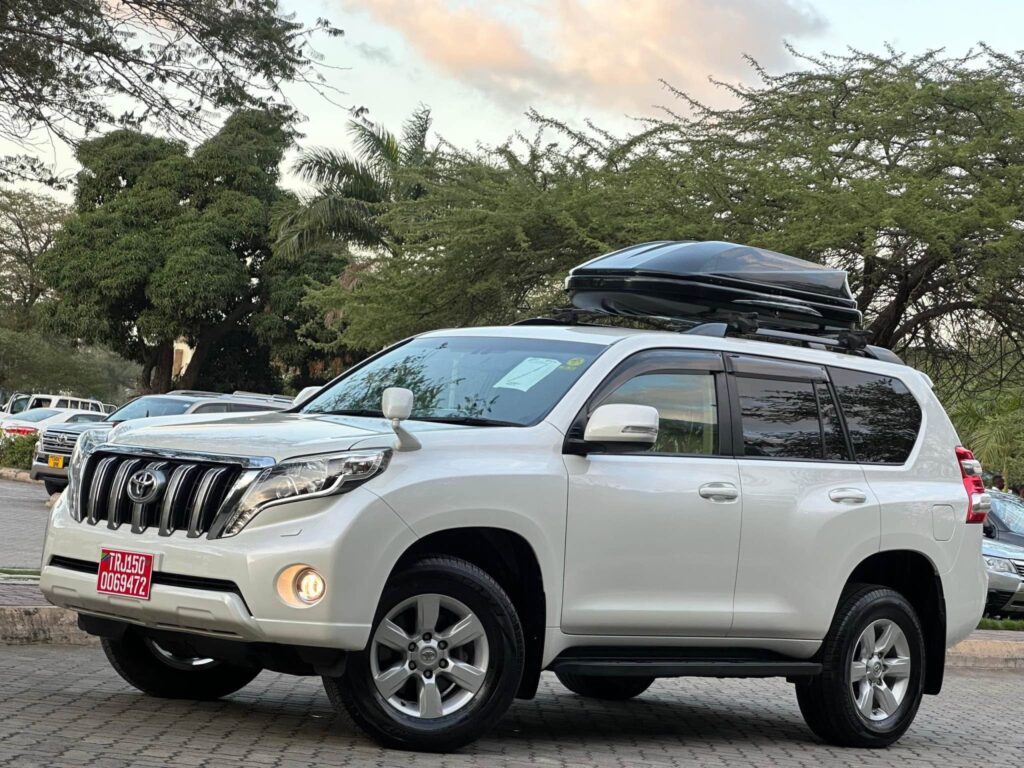 Toyota Land Cruiser Prado 2016 for Sale in Dar es Salaam