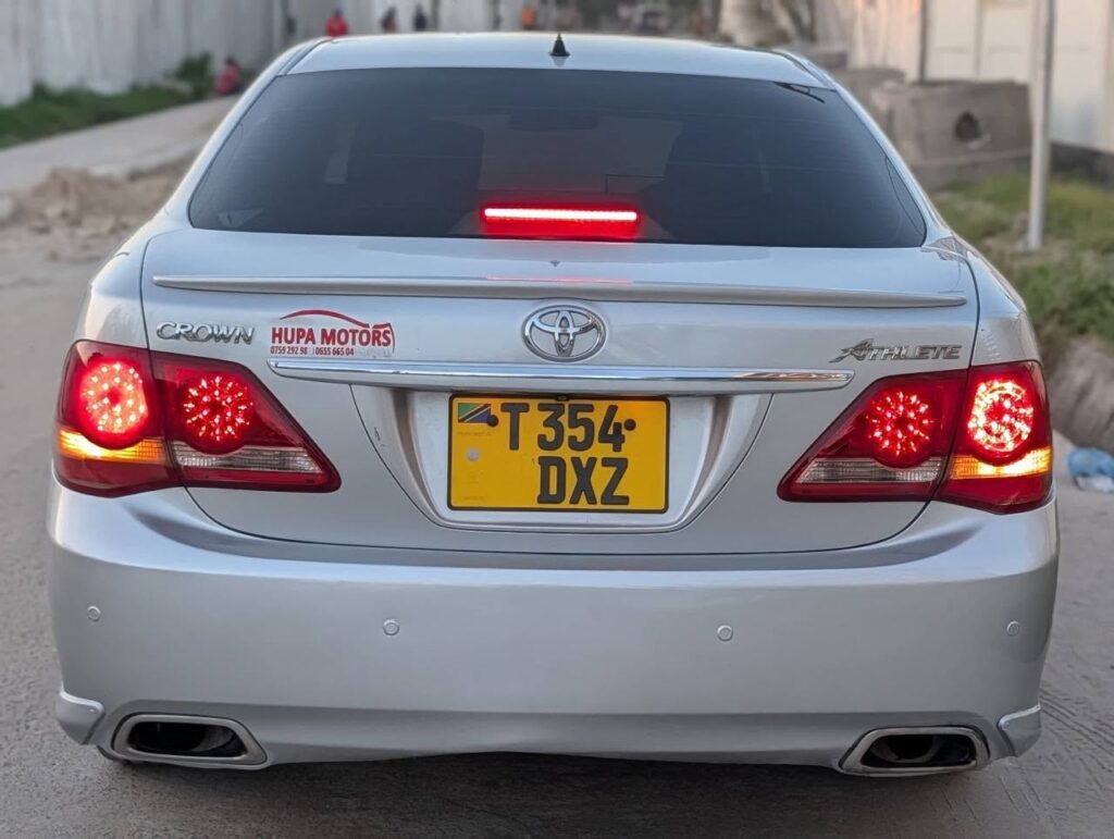 Magari Used Toyota Crown 2009 Dar es Salaam Tanzania