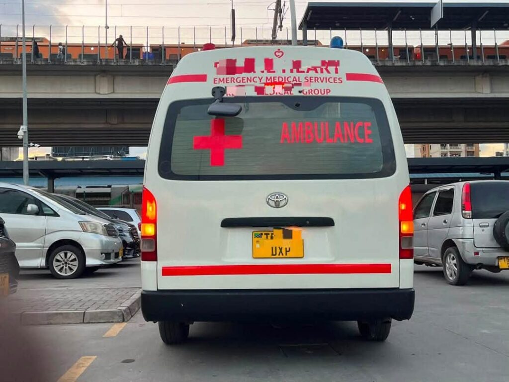 Toyota Hiace bei poa sokoni Dar es Salaam Tanzania