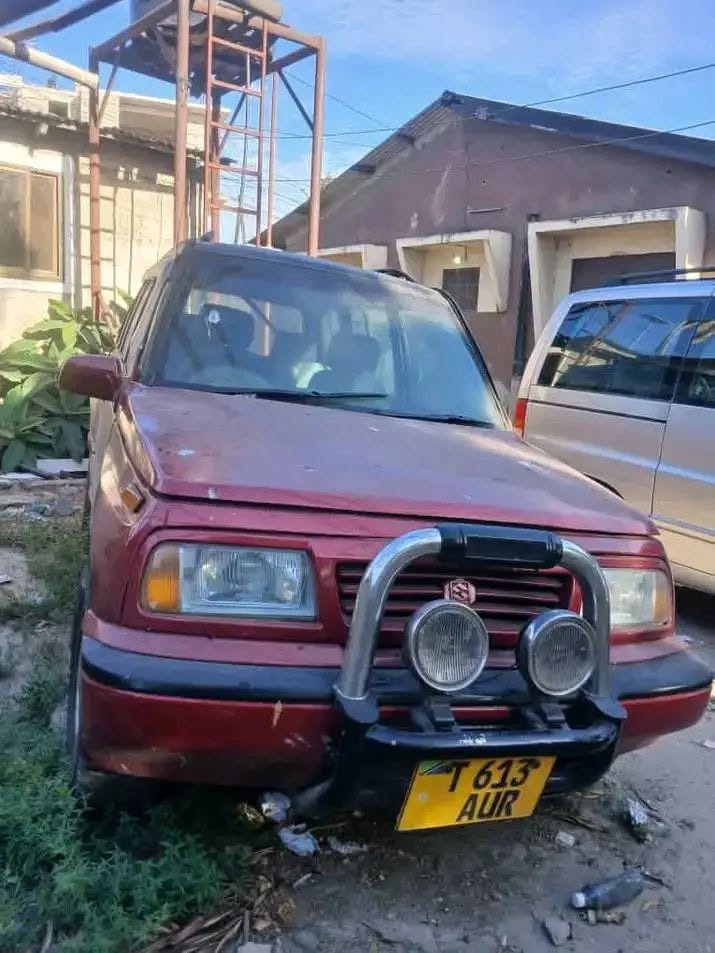 Suzuki Vitara bei poa sokoni Dar es Salaam Tanzania