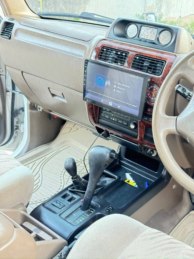 Toyota Land Cruiser Prado bei poa sokoni Dar es Salaam Tanzania