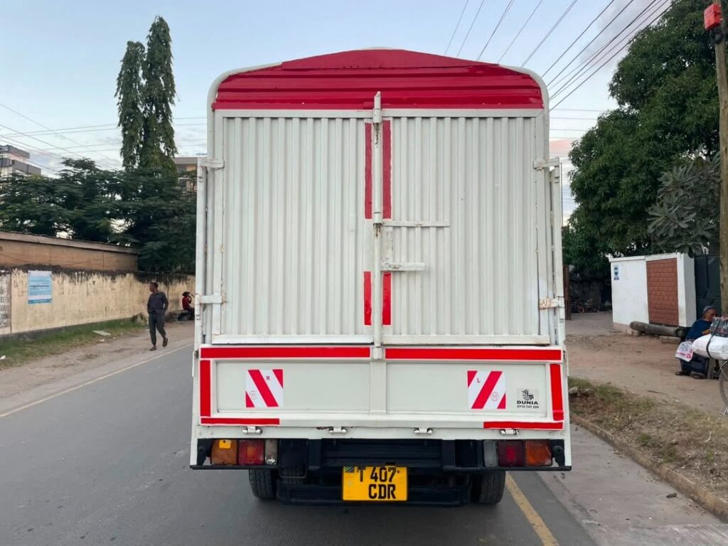 Mitsubishi Canter 2000 for Sale in Dar es Salaam