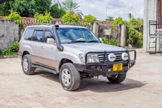 Bei Ya Toyota Land Cruiser V8 2005 Sokoni Dar es Salaam Tanzania