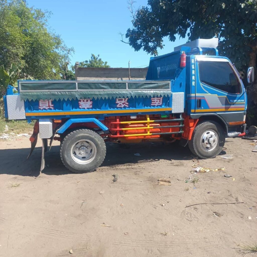 Mitsubishi Canter 2000 for Sale in Dar es Salaam