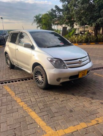 Bei Ya Toyota IST 2006 Sokoni Arusha Tanzania