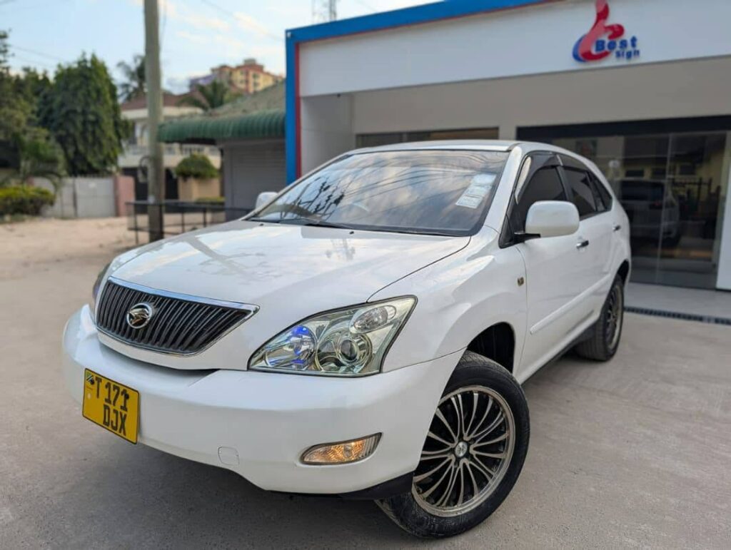 Magari Harrier 2005 lipo Dar es Salaam