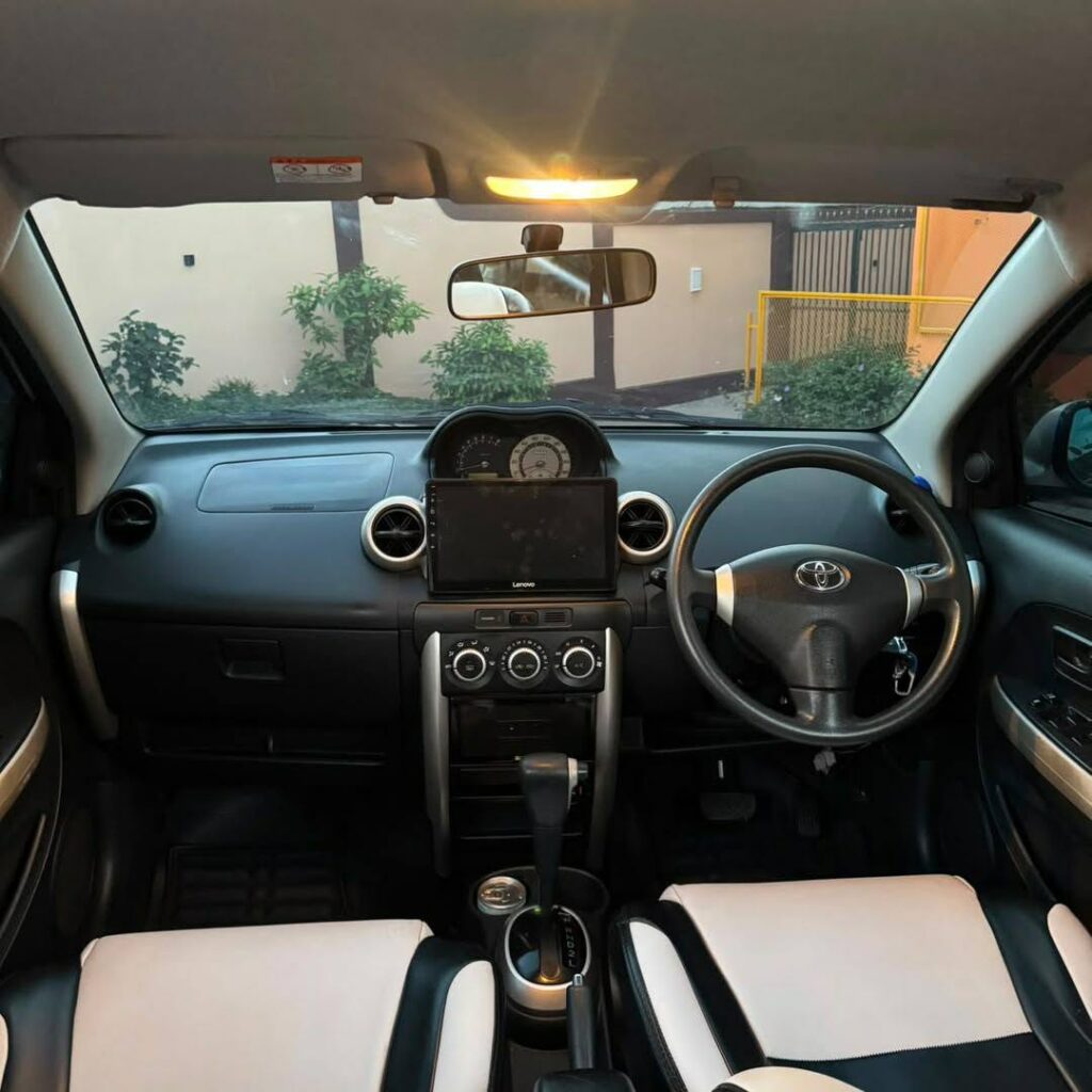 Toyota IST bei poa sokoni Dar es Salaam Tanzania