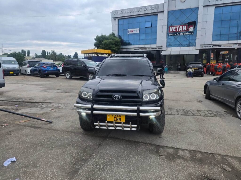 Magari Sokoni Toyota Hilux ya Bei Poa 2005
