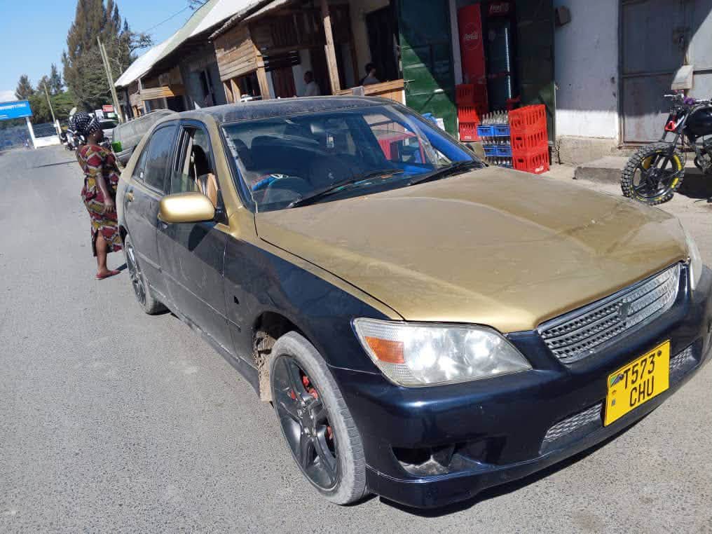 Magari Altezza 2002 lipo Mbeya
