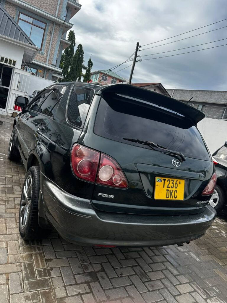 Price Of Toyota Harrier 2000 for Sale in Tanzania