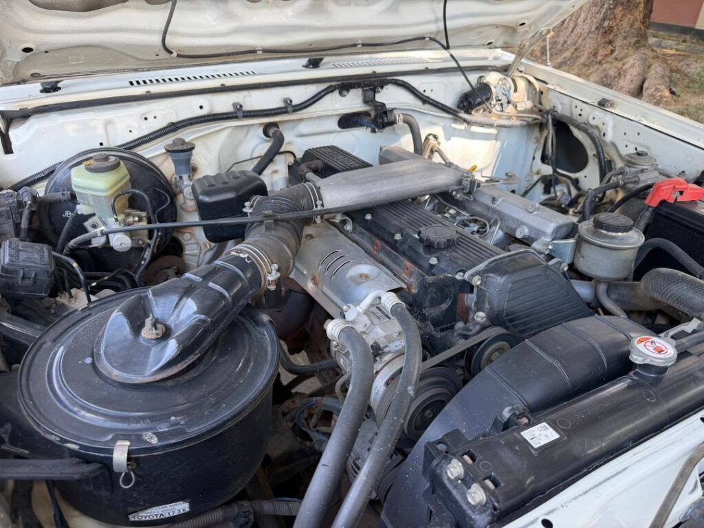 Magari Used Toyota Land Cruiser 70 Series 2018 Dar es Salaam Tanzania