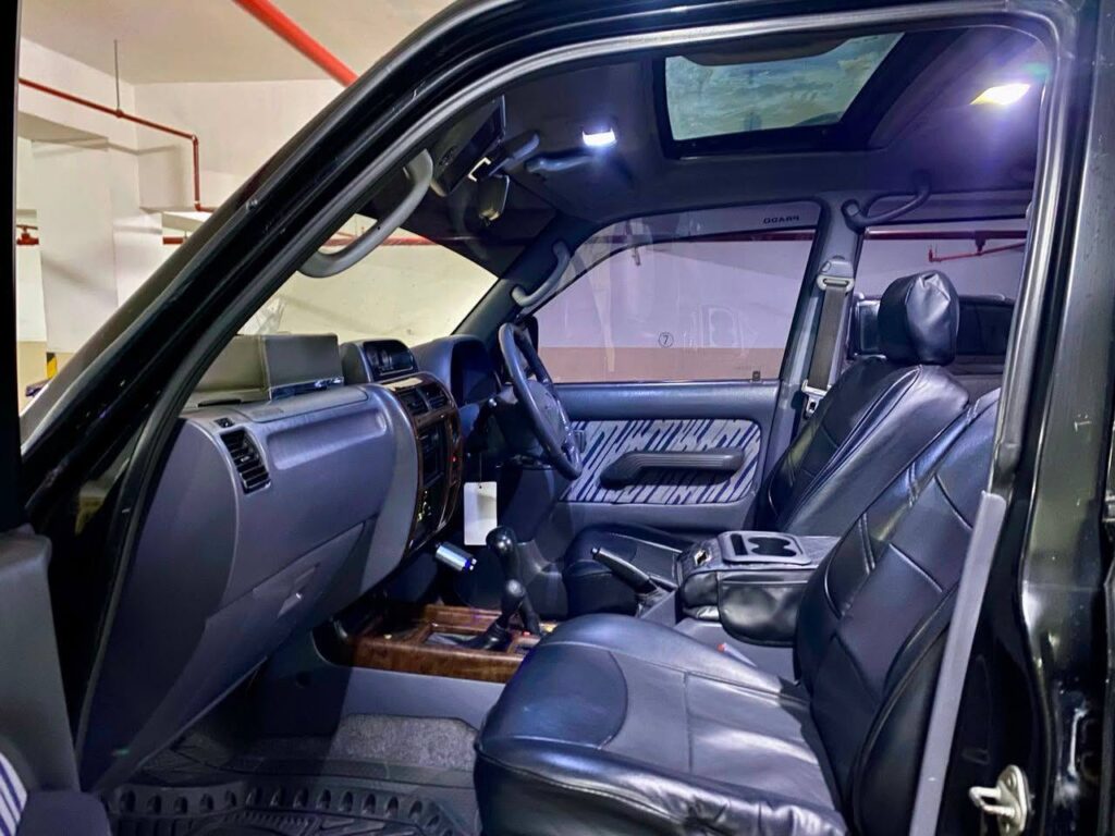 Toyota Land Cruiser Prado bei poa sokoni Dar es Salaam Tanzania
