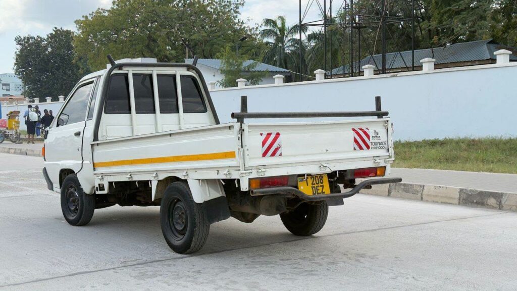 Magari TownAce 1990 lipo Dar es Salaam