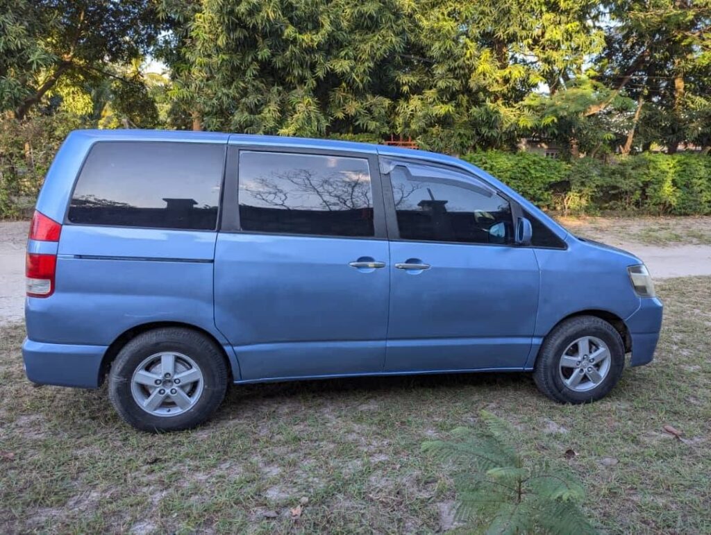 Magari Used Toyota Noah 2001 Morogoro Tanzania