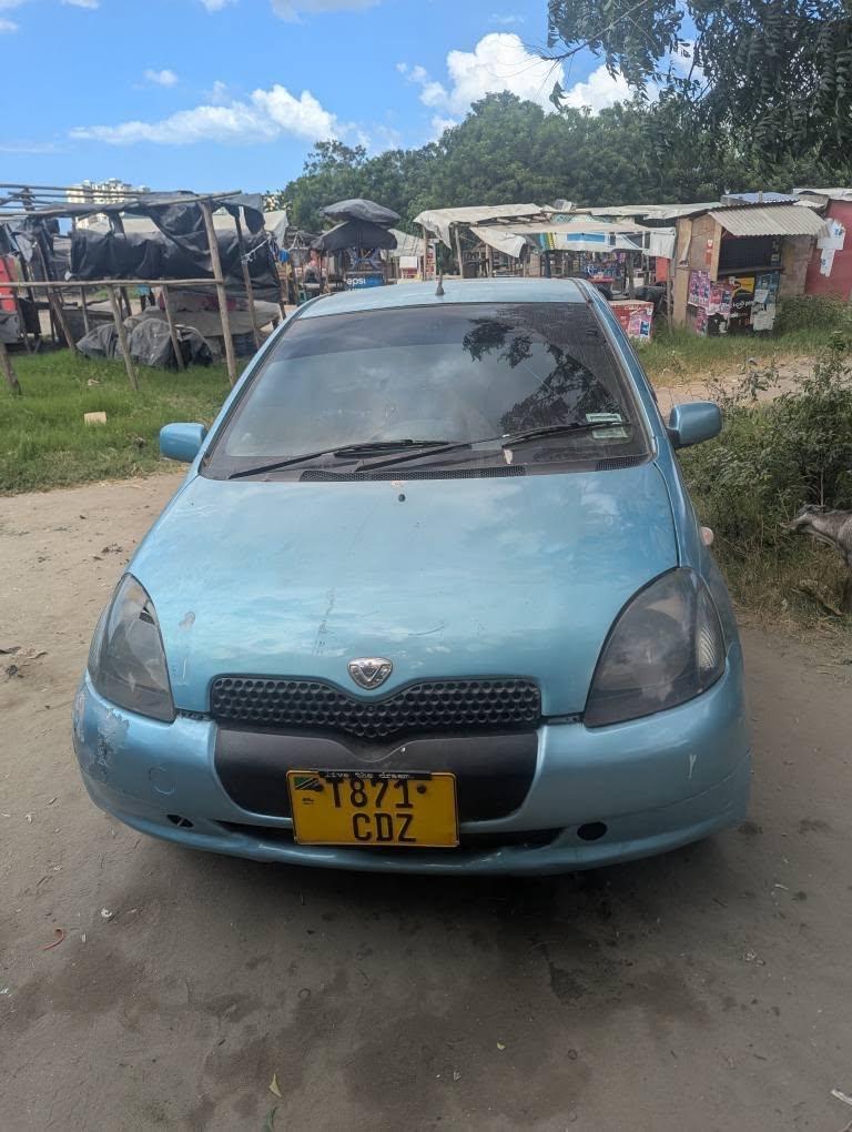Magari Vitz 2003 lipo Dar es Salaam