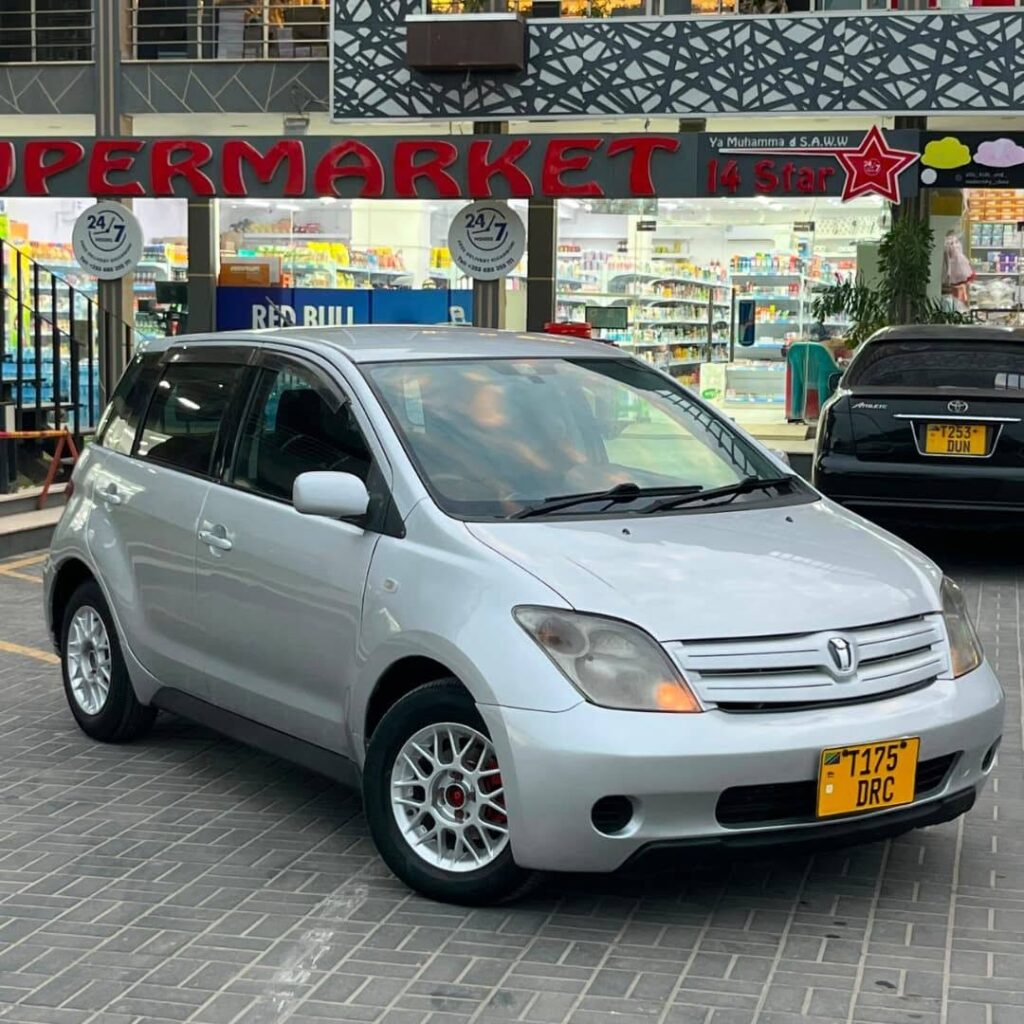 Magari Used Toyota IST 2005 Dar es Salaam Tanzania