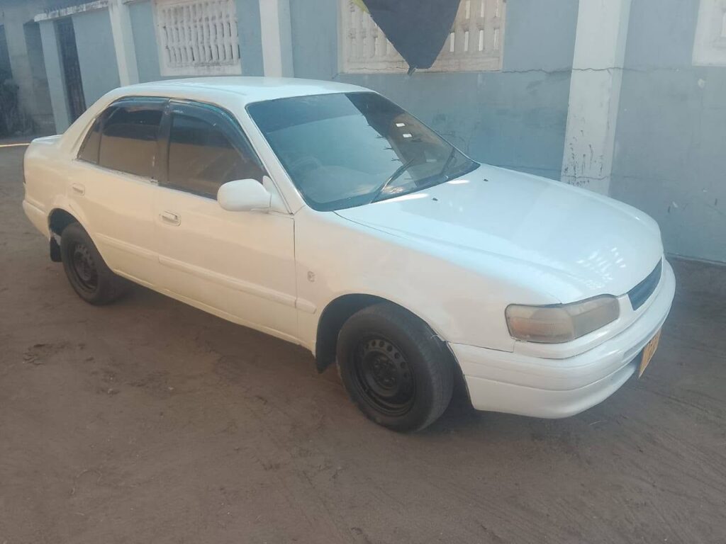 Magari Sokoni Toyota Corolla ya Bei Poa 1998
