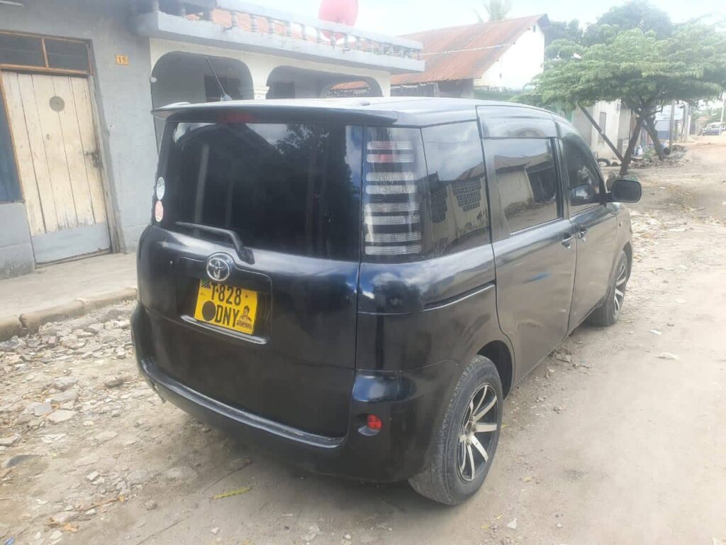 Toyota Sienta 2008 for Sale in Dar es Salaam