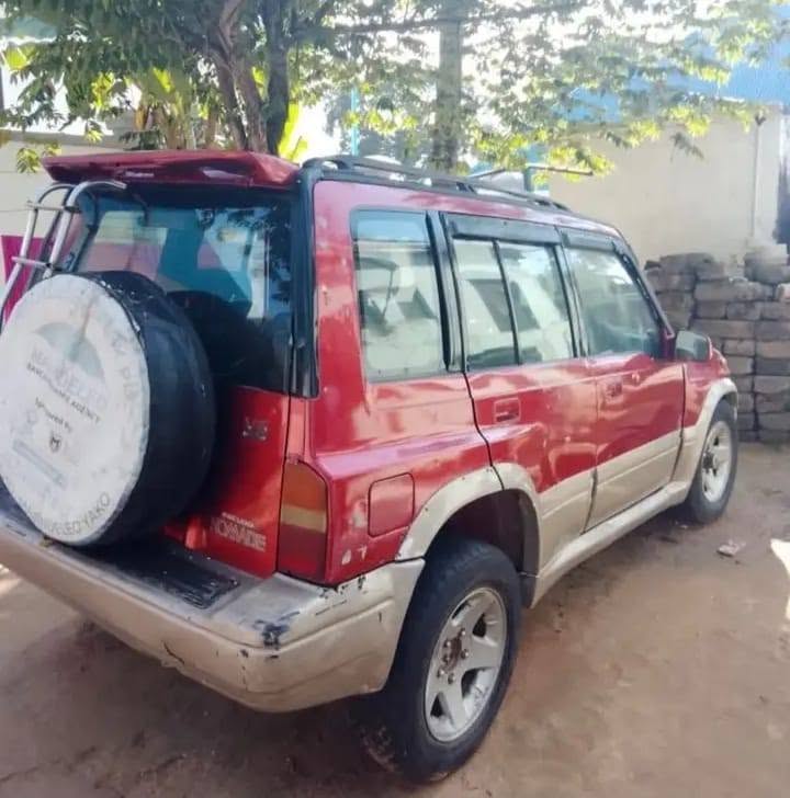 Magari Escudo 1995 lipo Dar es Salaam