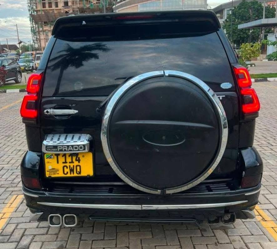 Toyota Land Cruiser Prado bei poa sokoni Dar es Salaam Tanzania