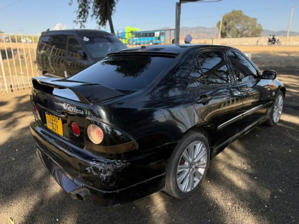 Toyota Altezza bei poa sokoni Mbeya Tanzania
