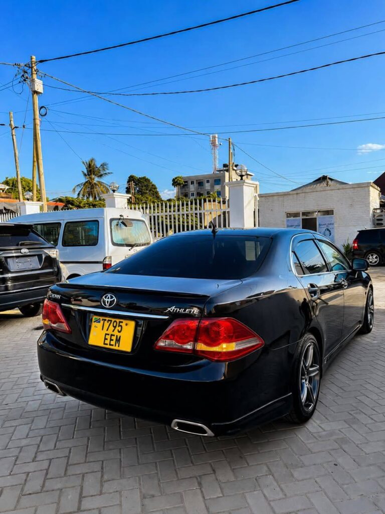 Price Toyota Crown 2009 for Sale in Dar es Salaam