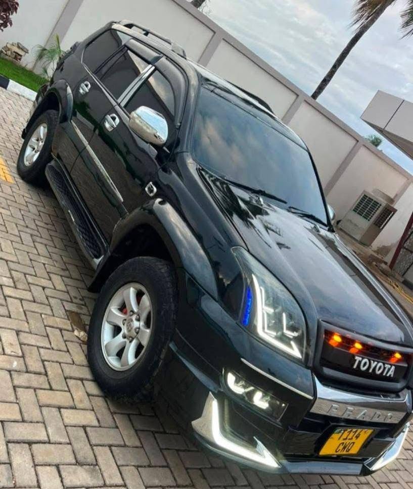 Magari Land Cruiser Prado 2005 lipo Dar es Salaam