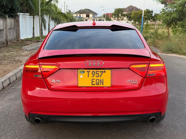 Audi A5 2015 Inauzwa Dar es Salaam Tanzania