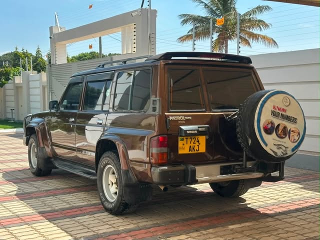 Used Nissan Patrol 1995 for Sale in Dar es Salaam