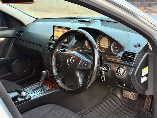 Benz C-Class bei poa sokoni Dar es Salaam Tanzania